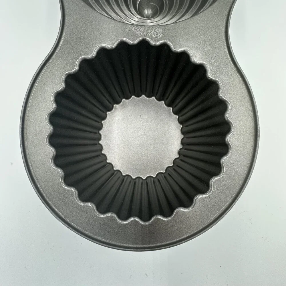 Wilton Giant Cupcake Cake Pan Mold Nonstick 2-Piece Baking‎ Pan Heavy Duty